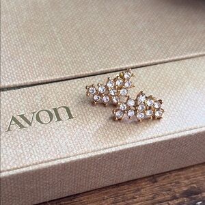 Avon Jewelry, Stunning Faux Diamond Cluster with Gold Accent Earrings, NWOT #17